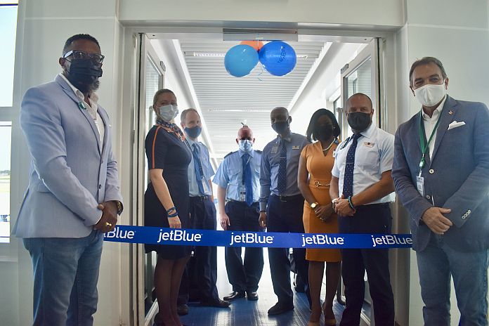 Antigua and Barbuda welcomes Jet Blue inaugural flight for new non-stop service (8) (1)
