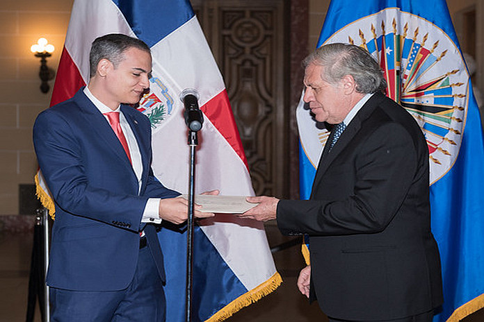 New Permanent Representative of Dominican Republic to the OAS Presents Credentials