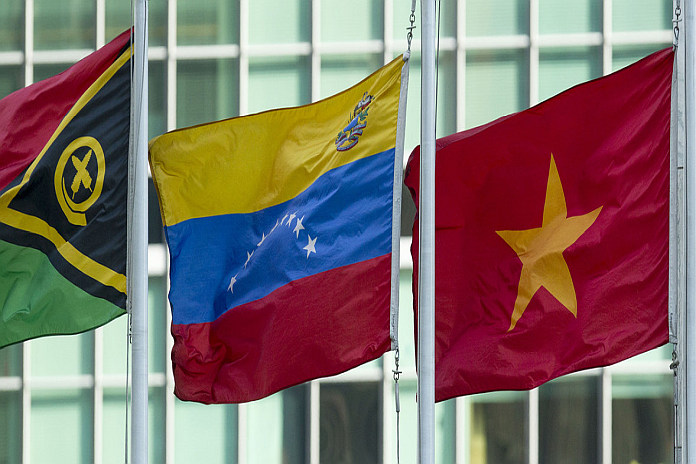 flags_boliva_venezuela