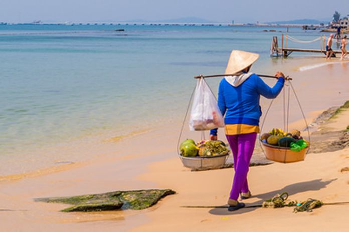 women_tourism