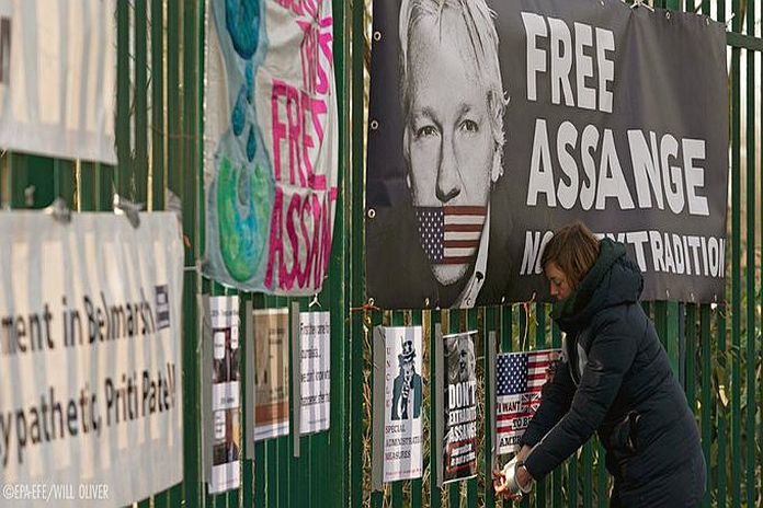 julian_assange