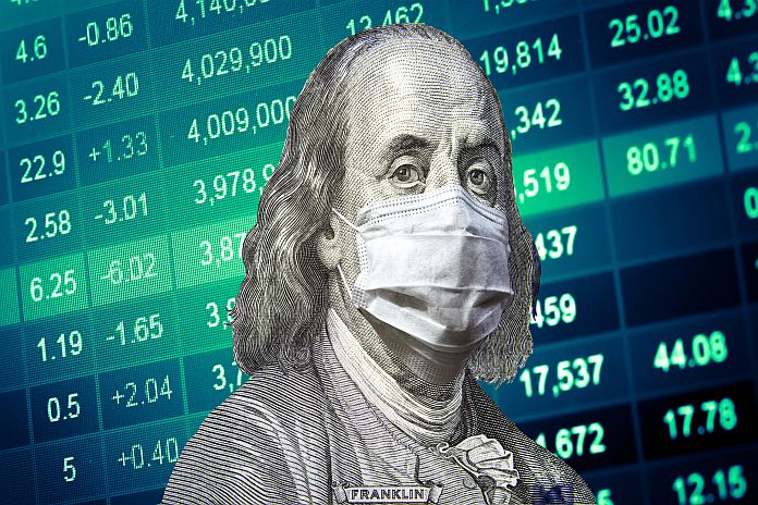 100,Dollar,Bill,Franklin,With,Protective,Face,Mask,On,Green