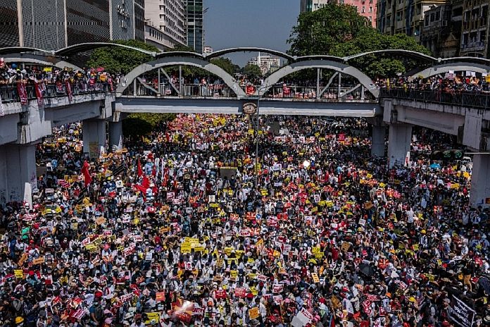 Protests Continue Despite Military Vehicles Presence