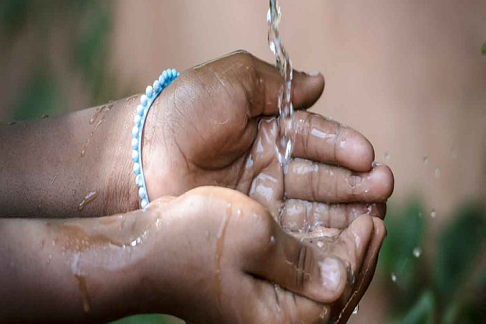 adb_waterhand