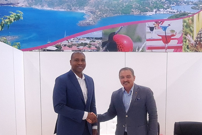 ab_royal_agreement_signing