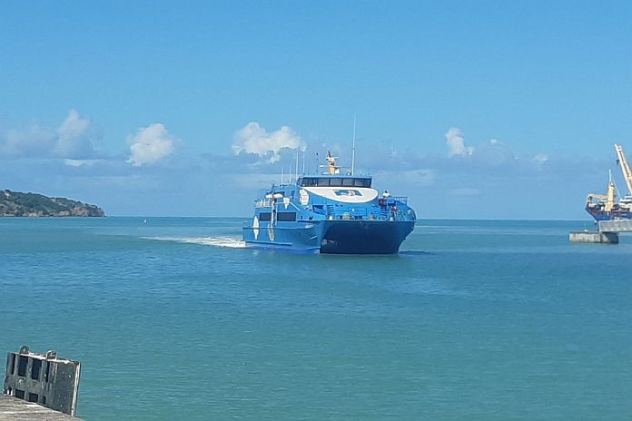 L’EXPRESS DES ILES