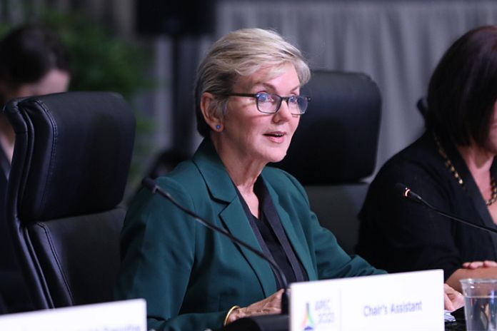 jennifer_granholm-chair