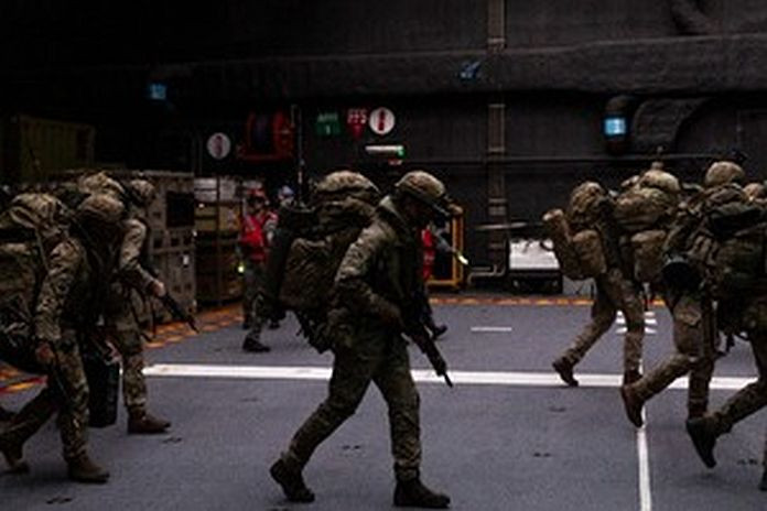 royal_marines_HMAS_Adelaide