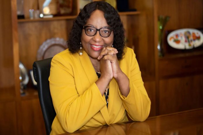 carissa_etienne