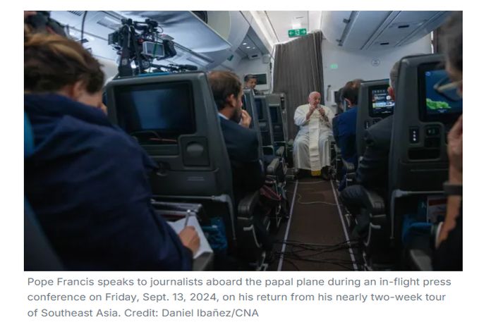 pope_francis-plane
