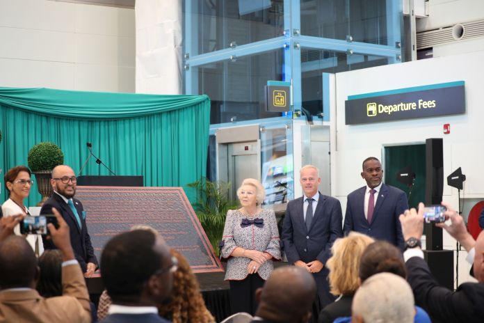 SXM_airport_plaque