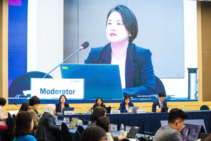 apec_women_eco