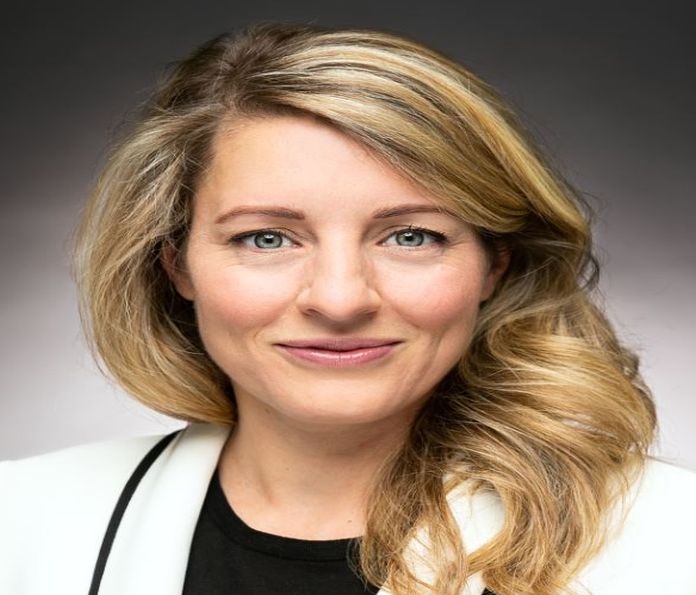 melanie_joly