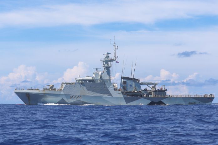 HMS Trent in the caribbean sea