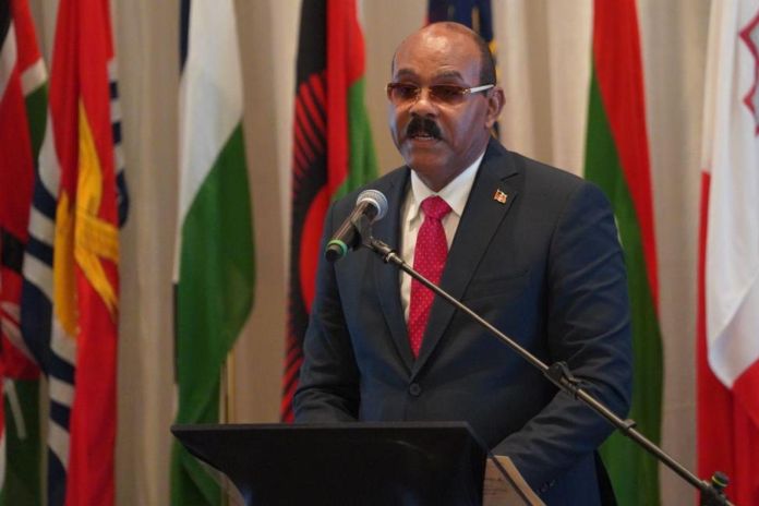 gaston_browne